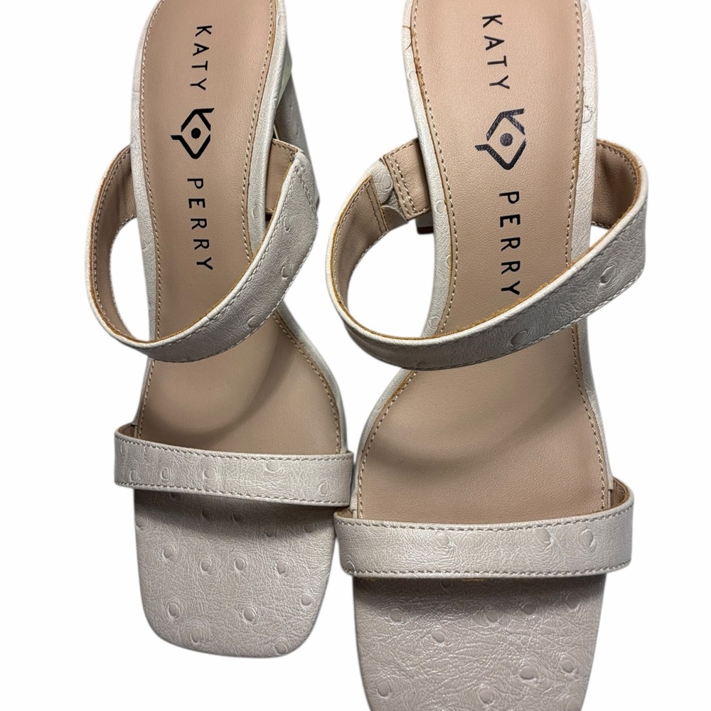 Katy Perry The Hollow Block Heeled Sandals in Beige with Gold Accent Sz 7 - Picture 4 of 11